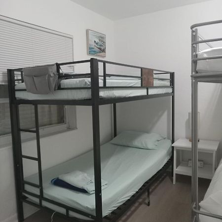 Hostel Beds & Sheets Fll Airport Dania Beach Exterior photo