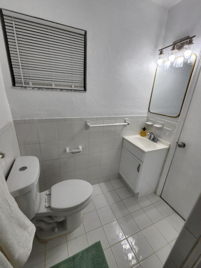 Hostel Beds & Sheets Fll Airport Dania Beach Exterior photo
