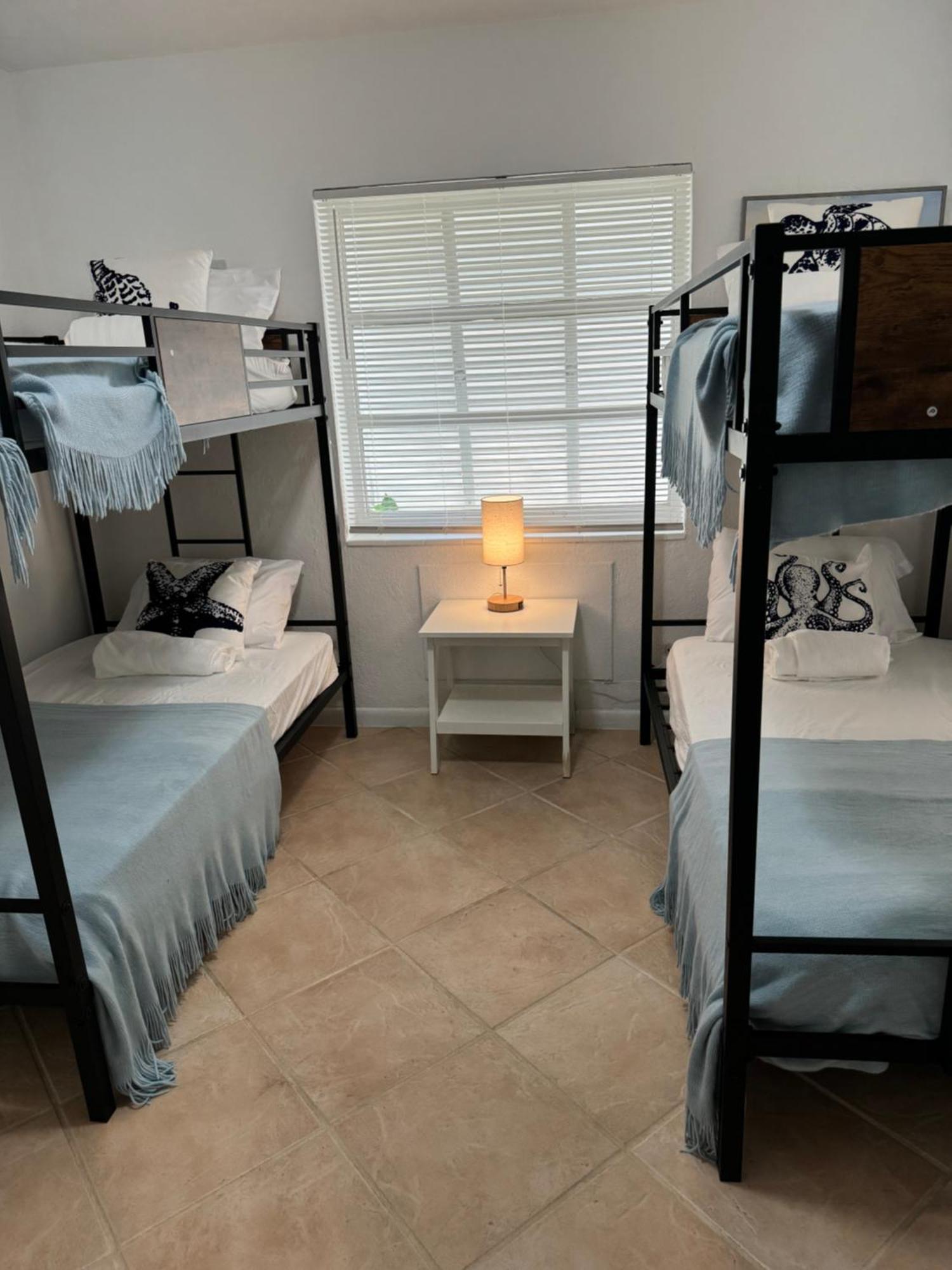 Hostel Beds & Sheets Fll Airport Dania Beach Exterior photo